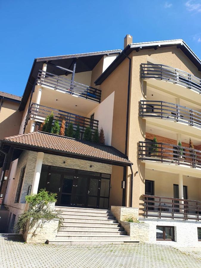 Apartament Ozon Пояна Брашов Екстериор снимка